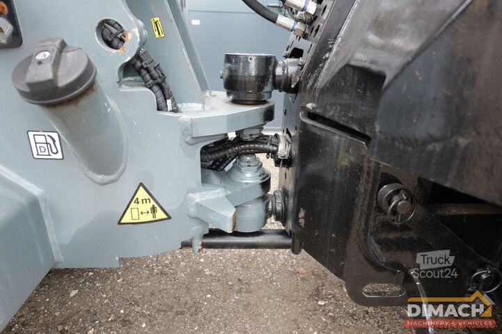 Kuormaaja GiANT V452T X-TRA GiANT V452T X-TRA hydr. snelwissel ...