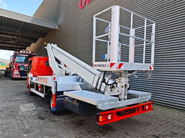 Підйомна платформа Nissan Cabstar 35.12 NT400 Multitel MT222