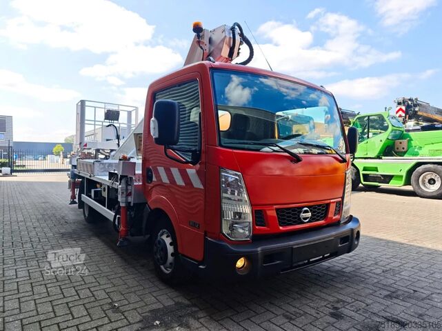 Підйомна платформа Nissan Cabstar 35.12 NT400 Multitel MT222