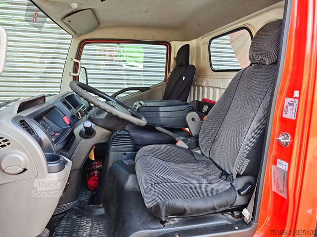 Підйомна платформа Nissan Cabstar 35.12 NT400 Multitel MT222