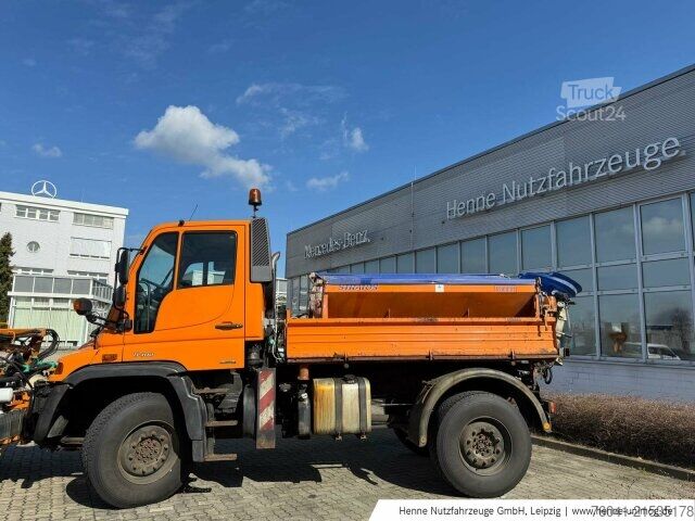 Maszyna rolnicza Mercedes-Benz Unimog U 400L