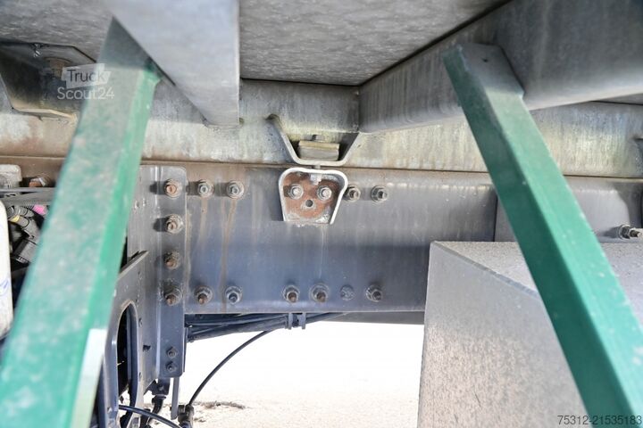 Flatbed truck Volvo FM330  E6 Retarder ADR LBW Alufelgen Bett