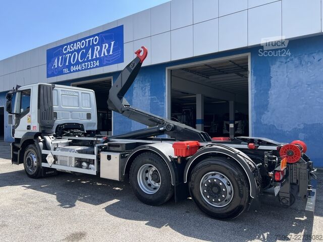 Hakowiec Iveco Stralis 460