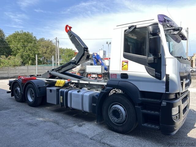 Hakowiec Iveco Stralis 460