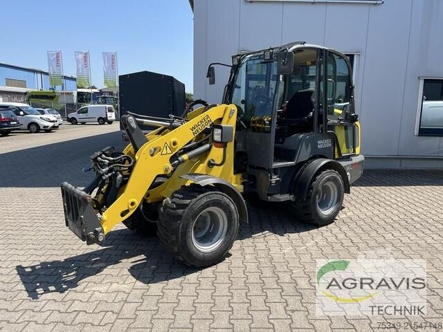 Încărcător de curte Neuson WL32