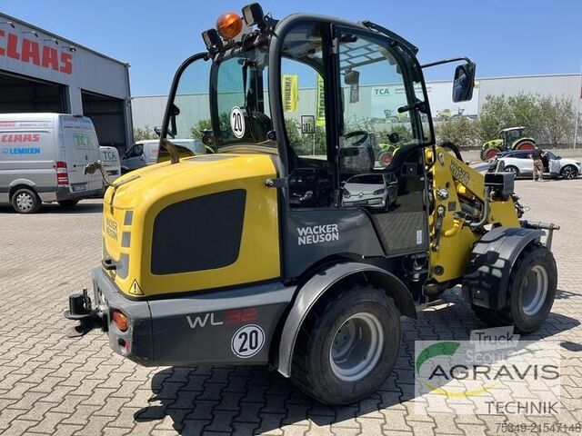 Încărcător de curte Neuson WL32