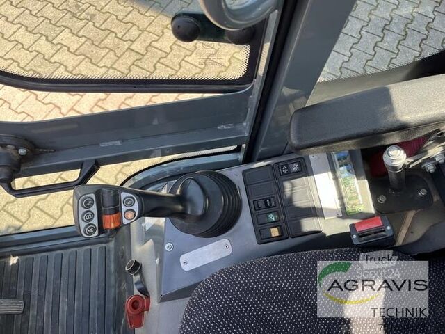 Încărcător de curte Neuson WL32