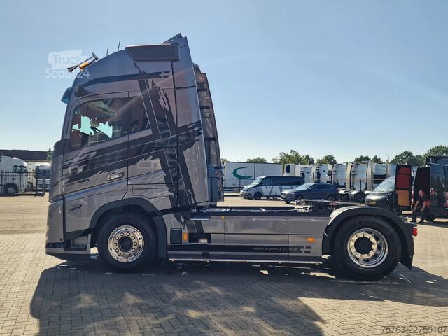 Standard-SZM Volvo FH 16.780 Globetrotter XL Aero 4x2 - New - Full...