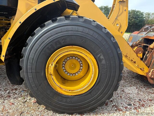 Nakladač Caterpillar 962M + 13.107HOURS + BIG BUCKET + PERFECT WORKI...