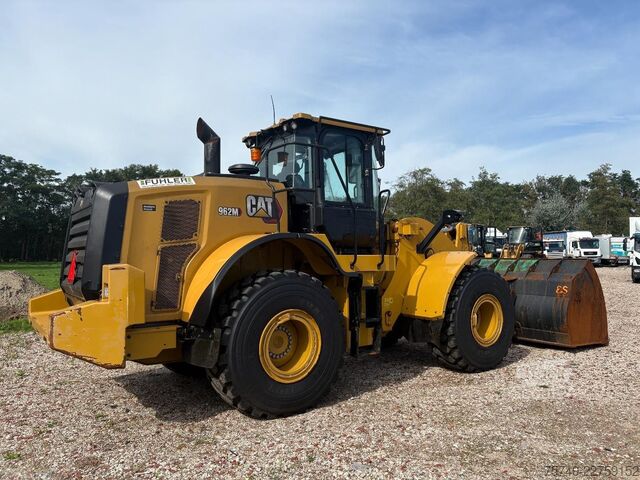 Nakladač Caterpillar 962M + 13.107HOURS + BIG BUCKET + PERFECT WORKI...