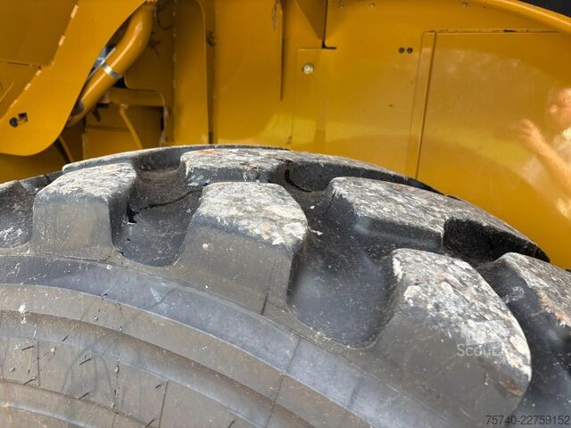 Nakladač Caterpillar 962M + 13.107HOURS + BIG BUCKET + PERFECT WORKI...