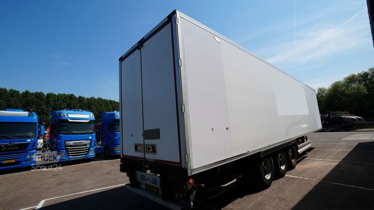 Chladená/mrazená preprava LAMBERET 3 Axle frigo trailer Carrier Vector 1950 mt Bi-...