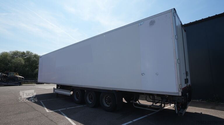 Chladená/mrazená preprava LAMBERET 3 Axle frigo trailer Carrier Vector 1950 mt Bi-...