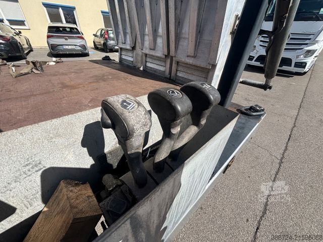 Камион с платформа IVECO 100E18 *3Sitze*Hydr. Rampen*Seilwinde*Fahrschule