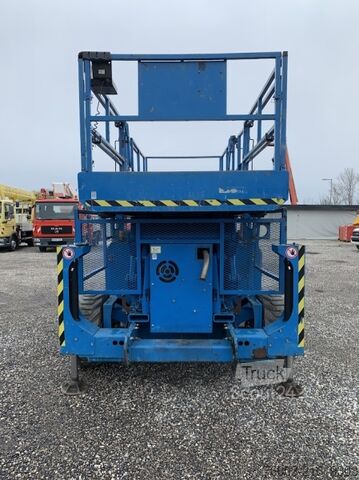 Makaslı platform Genie GS4390 - 15,11m, diesel, 4x4