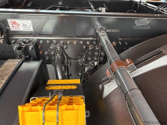 Otro MAN TGS 28.400  6x4-4 Atlas Kran, Funk, Meiller,