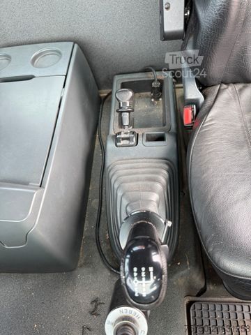 Otro MAN TGS 28.400  6x4-4 Atlas Kran, Funk, Meiller,