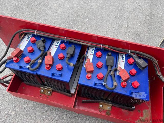 Scissor lift Iteco IT8290 10,15m Scherenarbeitsbühne *Akkus NEU*