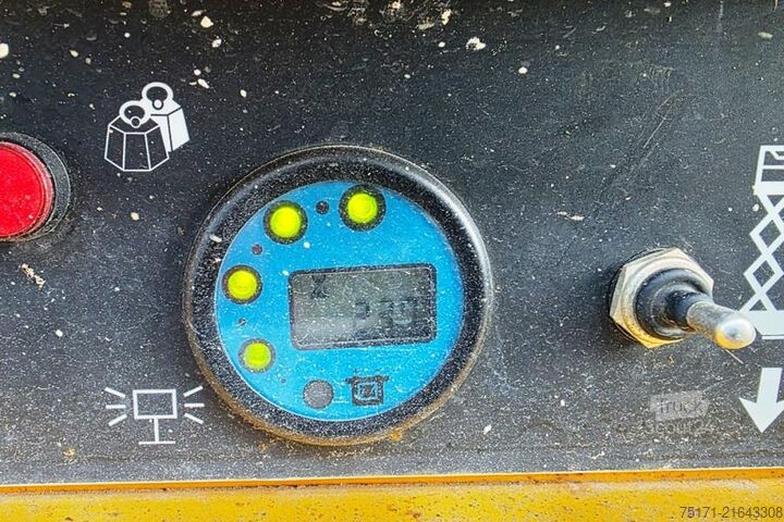 Scissor lift Haulotte Compact 8 Electric, 8.2m Working Height, 350kg Cap