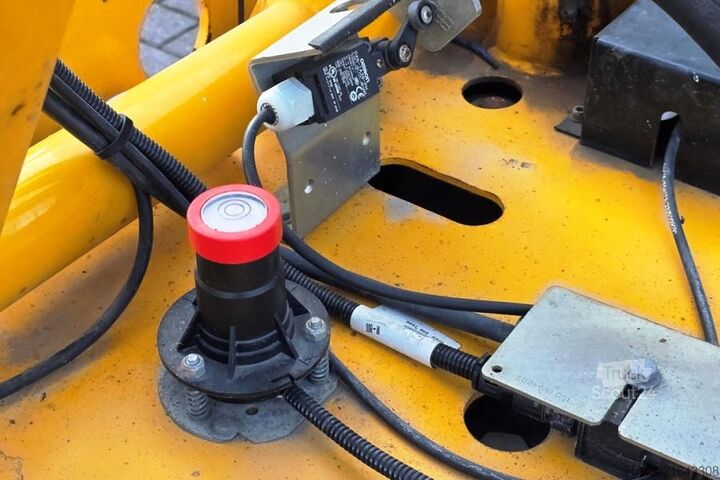 Scissor lift Haulotte Compact 8 Electric, 8.2m Working Height, 350kg Cap