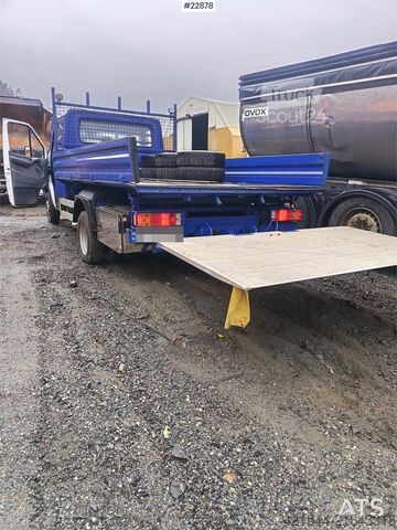 Flatbed Mercedes-Benz 616 CDI 5-seater flatbed truck as a repair object