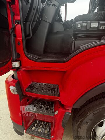 φορτηγό πλατφόρμα με μουσαμά Iveco 260s42