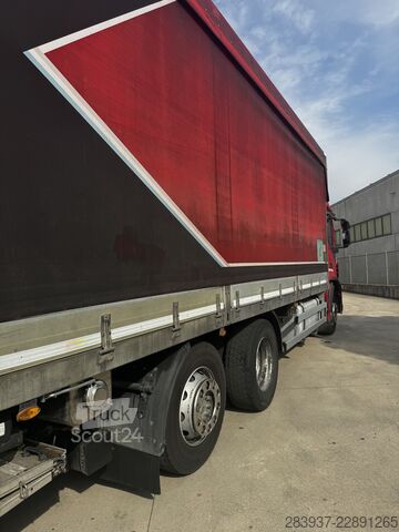 φορτηγό πλατφόρμα με μουσαμά Iveco 260s42