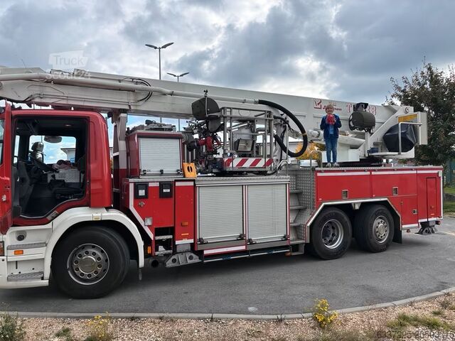 LKW mit Hubarbeitsbühne Scania B6X2 Teleskopmastbühne Vema Hubrettung