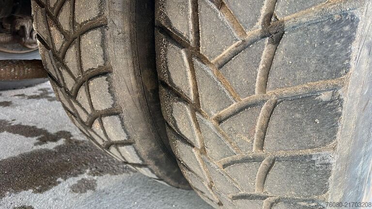 3-puoleinen kippauslaite Iveco Eurotrakker 260 E 34 (POMPE MANUELLE / MANUAL P...