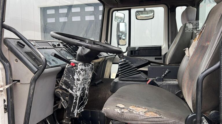 Ribaltabile Volvo FL 6 - 15 (MANUAL PUMP / POMPE MANUELLE / LAMES...