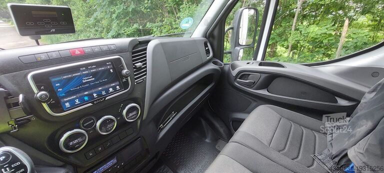 Φορτηγό με καρότσα & μουσαμά Iveco 70C18HA8/P