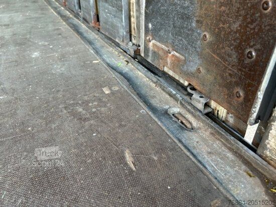 Auflieger mit Pritsche & Plane SCHMITZ SO1, GETRäNKEAUFLIEGER ORTEN SAFE SERVER,  LIFTACHSE, EDSCHA-VERDECK