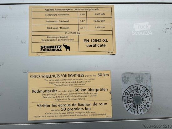 Auflieger mit Pritsche & Plane SCHMITZ SCB, GETRäNKEAUFLIEGER, LIFTACHSE,  PALETTENKASTEN, XL-ZERTIFKAT