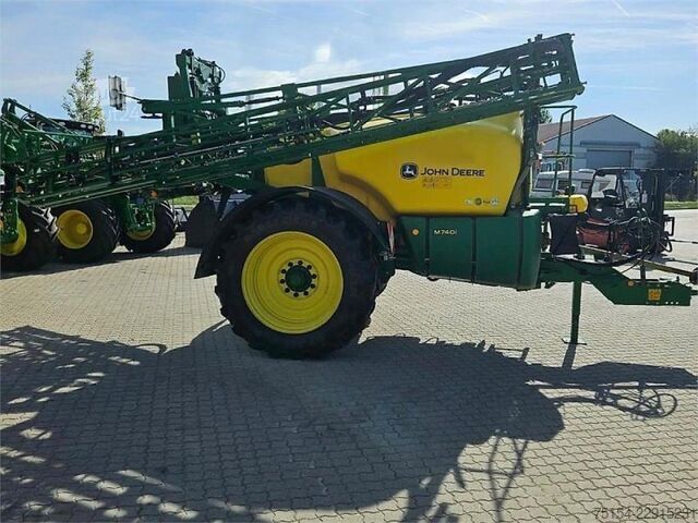 Pulvérisateur agricole John Deere M 740i