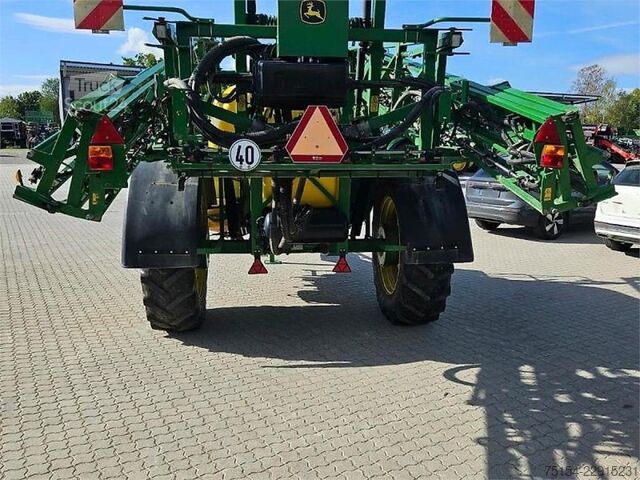 Pulvérisateur agricole John Deere M 740i