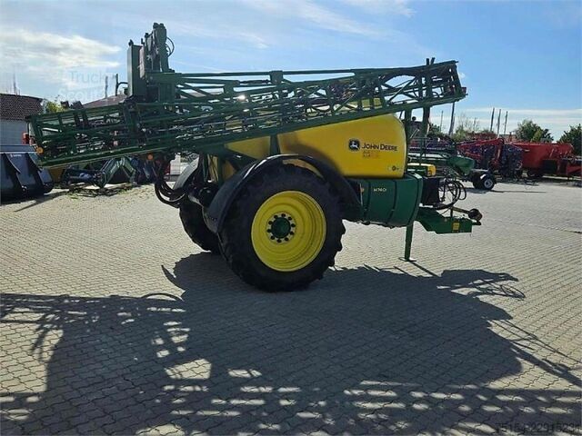 Pulvérisateur agricole John Deere M 740i