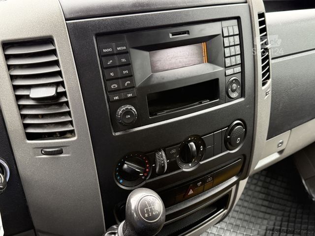 Transporter mit Pritsche & Plane MERCEDES-BENZ Sprinter 311 CDI Eur6 DoKa 6-Sitzer AHK 2,7m P+P