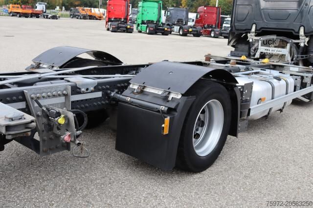 Kamion z zamenljivo nadgradnjo  Actros 1842 L nR BDF Volumen