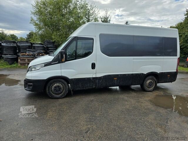Yüksek tavanlı panelvan IVECO 35S16 HiMatic, Klima Automat, 1+2 Sitzer, AHK