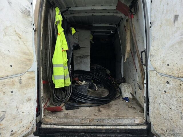 Yüksek tavanlı panelvan IVECO 35S16 HiMatic, Klima Automat, 1+2 Sitzer, AHK