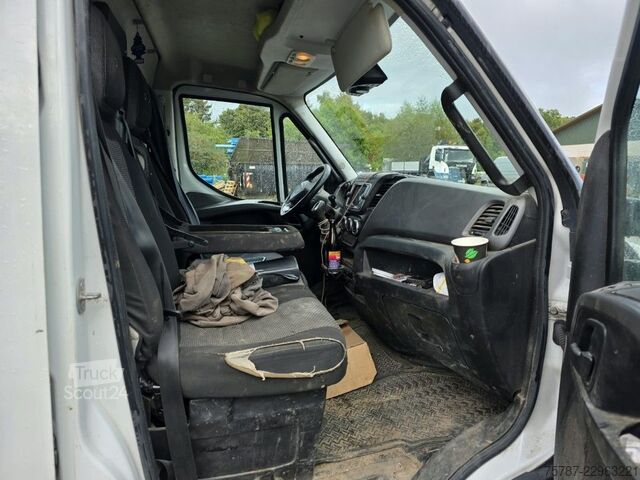 Yüksek tavanlı panelvan IVECO 35S16 HiMatic, Klima Automat, 1+2 Sitzer, AHK