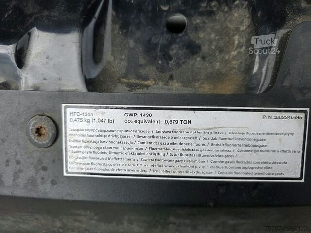 Yüksek tavanlı panelvan IVECO 35S16, 1+2 Sitzer, Klima Automat, Trennwand, AHK