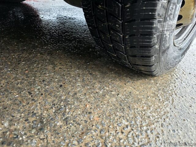 Yüksek tavanlı panelvan IVECO 35S16, 1+2 Sitzer, Klima Automat, Trennwand, AHK