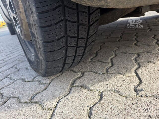 Yüksek tavanlı panelvan IVECO 35S16, 1+2 Sitzer, Klima Automat, Trennwand, AHK