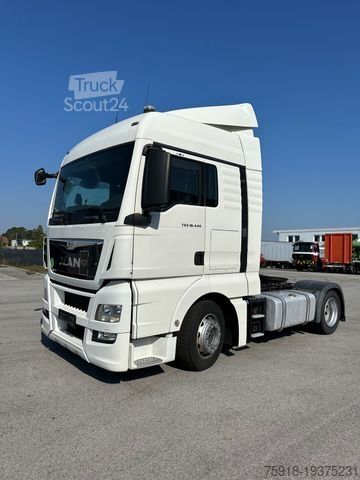 Standard tractor unit MAN 18.440 MEGA Retarder Dach Klima