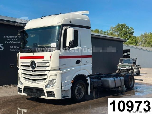 Шасі вантажівки MERCEDES-BENZ Actros 1833 4x2 Fahrgestell Euro6