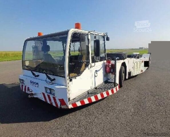Hofschlepper GHH AM 210 Air Mover Flugzeugschlepper