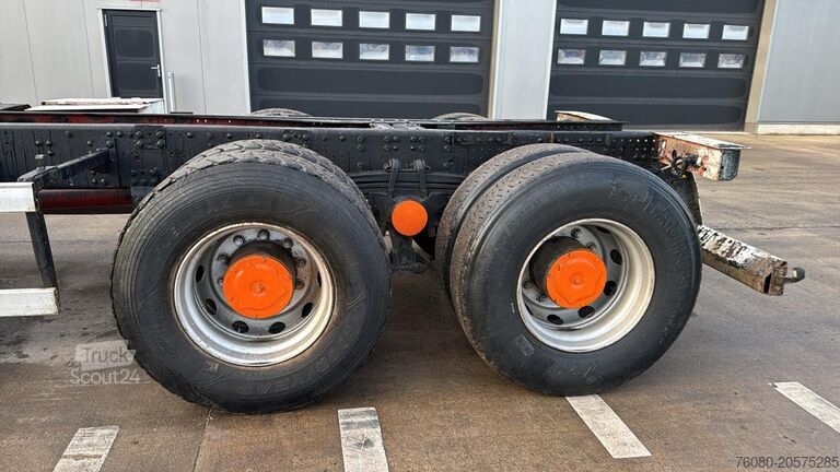 Châssis cabine Iveco EUROTRAKKER 340 E 34 (POMPE MANUELLE / GRAND PO...