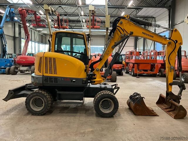 Kolesni bager Neuson EW 65