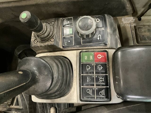 Kolesni bager Neuson EW 65